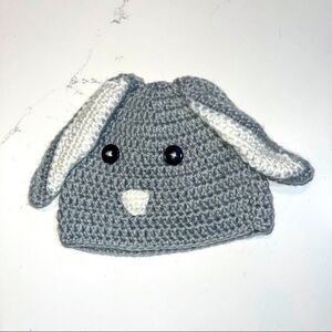4/$25 - So ‘Dorable Grey & White Crochet Bunny Hat‎